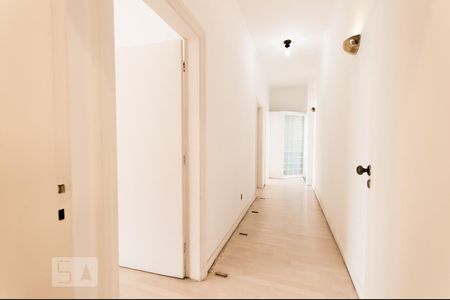 Corredor de apartamento à venda com 3 quartos, 178m² em Vila Buarque, São Paulo