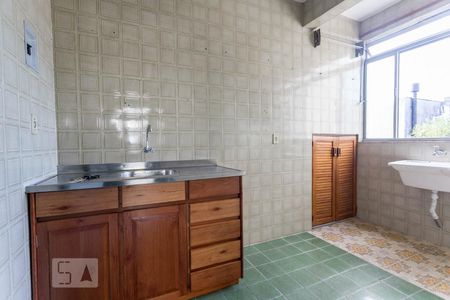 Cozinha de apartamento à venda com 2 quartos, 53m² em Cavalhada, Porto Alegre