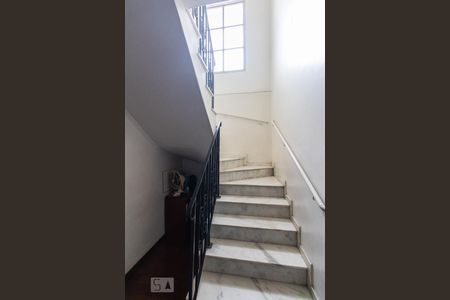 Escadas de casa à venda com 3 quartos, 210m² em Vila Congonhas, São Paulo