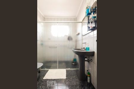 Banheiro  de casa para alugar com 2 quartos, 200m² em Cidade Mãe do Céu, São Paulo