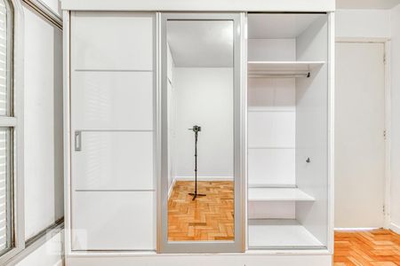 Dormitório de apartamento à venda com 1 quarto, 45m² em Indianópolis, São Paulo