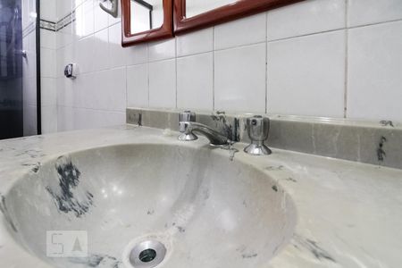 Banheiro de apartamento à venda com 2 quartos, 70m² em Vila Yara, Osasco