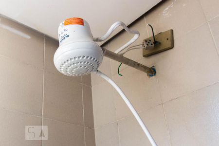 Banheiro de kitnet/studio para alugar com 1 quarto, 36m² em Cidade Baixa, Porto Alegre