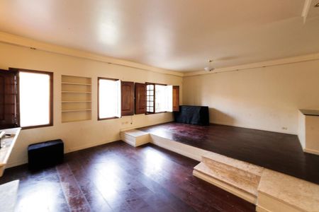 Sala de estar de casa à venda com 4 quartos, 377m² em Jardim Ernestina, São Paulo