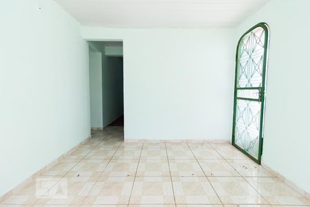 Sala de casa para alugar com 2 quartos, 40m² em Taguatinga Norte (taguatinga), Brasília