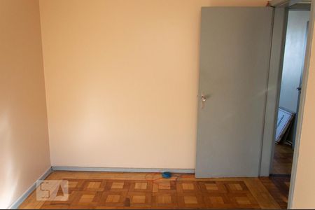 Quarto 3 de apartamento para alugar com 3 quartos, 90m² em Navegantes, Porto Alegre