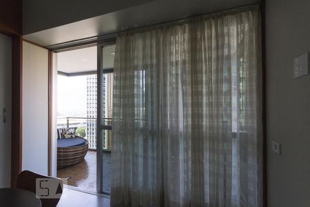 Sala de apartamento para alugar com 1 quarto, 61m² em Barra da Tijuca, Rio de Janeiro