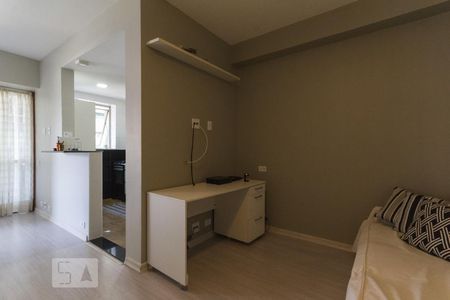 Sala de apartamento para alugar com 1 quarto, 61m² em Barra da Tijuca, Rio de Janeiro