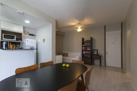 Sala de apartamento para alugar com 1 quarto, 61m² em Barra da Tijuca, Rio de Janeiro