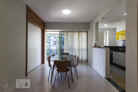 Sala de apartamento para alugar com 1 quarto, 61m² em Barra da Tijuca, Rio de Janeiro