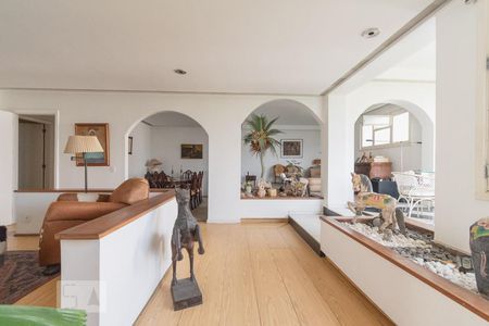 Apartamento à venda com 230m², 3 quartos e sem vaga Apartamento à venda com 230m², 3 quartos e sem vagaSala