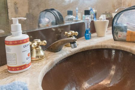 Apartamento à venda com 230m², 3 quartos e sem vaga Apartamento à venda com 230m², 3 quartos e sem vagaBanheiro