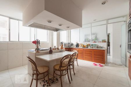 Apartamento à venda com 230m², 3 quartos e sem vaga Apartamento à venda com 230m², 3 quartos e sem vagaCozinha