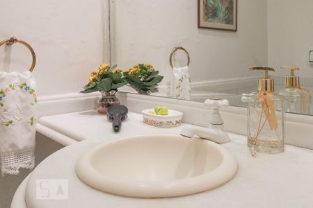 Apartamento à venda com 230m², 3 quartos e sem vaga Apartamento à venda com 230m², 3 quartos e sem vagaBanheiro 1