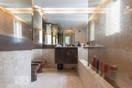 Apartamento à venda com 230m², 3 quartos e sem vaga Apartamento à venda com 230m², 3 quartos e sem vagaBanheiro