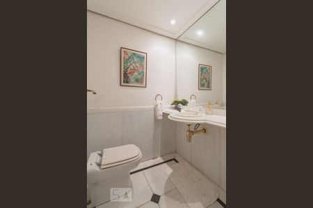 Apartamento à venda com 230m², 3 quartos e sem vaga Apartamento à venda com 230m², 3 quartos e sem vagaBanheiro 1