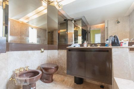 Apartamento à venda com 230m², 3 quartos e sem vaga Apartamento à venda com 230m², 3 quartos e sem vagaBanheiro