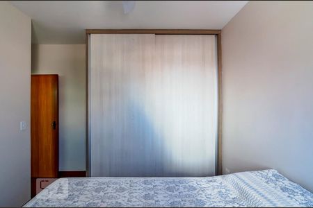 Quarto 2 de apartamento para alugar com 3 quartos, 110m² em Fernão Dias, Belo Horizonte