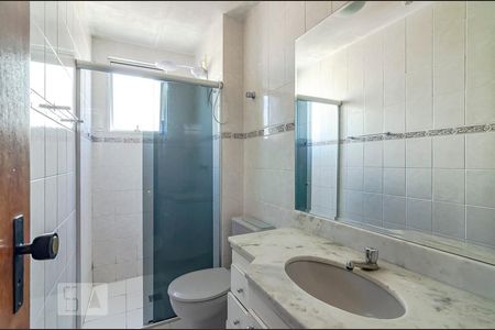 Suite do Quarto 2 de apartamento para alugar com 3 quartos, 110m² em Fernão Dias, Belo Horizonte