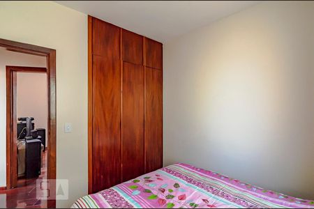 Quarto 1 de apartamento para alugar com 3 quartos, 110m² em Fernão Dias, Belo Horizonte