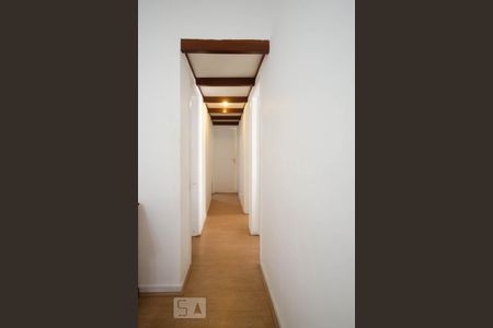 Corredor de acesso aos dormitórios de apartamento à venda com 3 quartos, 103m² em Leblon, Rio de Janeiro