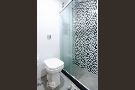 Banheiro social de apartamento à venda com 3 quartos, 103m² em Leblon, Rio de Janeiro