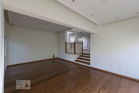 Casa à venda com 300m², 4 quartos e 3 vagas1o. Andar - Sala