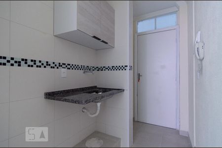 Entrada/Cozinha de kitnet/studio para alugar com 1 quarto, 33m² em Centro, Campinas