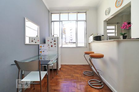 Sala. de apartamento para alugar com 1 quarto, 42m² em Copacabana, Rio de Janeiro