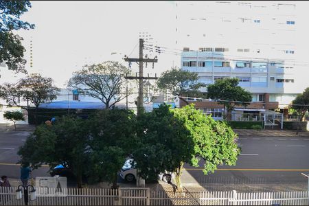 Vista da janela de apartamento à venda com 3 quartos, 187m² em Cambuí, Campinas