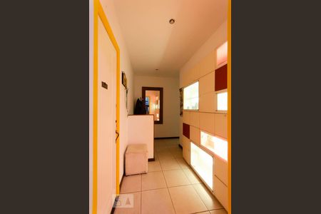 Hall de acesso social de apartamento para alugar com 2 quartos, 80m² em Lagoa, Rio de Janeiro