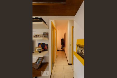 Corredor de apartamento para alugar com 2 quartos, 80m² em Lagoa, Rio de Janeiro