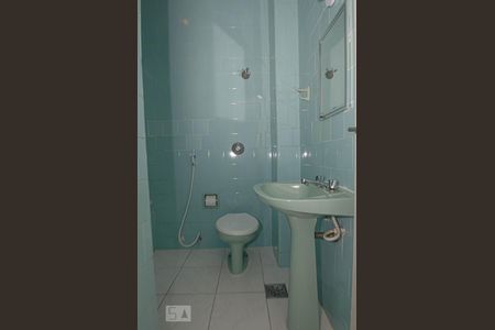 Banheiro de apartamento à venda com 1 quarto, 47m² em Maracanã, Rio de Janeiro