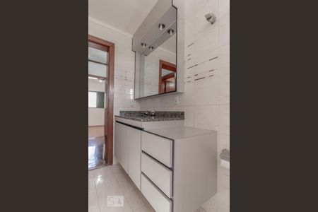 Banheiro  de apartamento à venda com 3 quartos, 246m² em Vila Santo Estéfano, São Paulo