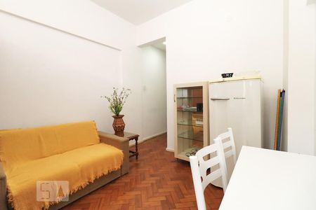 Sala. de apartamento à venda com 1 quarto, 55m² em Copacabana, Rio de Janeiro