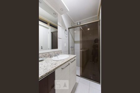 Banheiro de apartamento à venda com 2 quartos, 60m² em Farroupilha, Porto Alegre