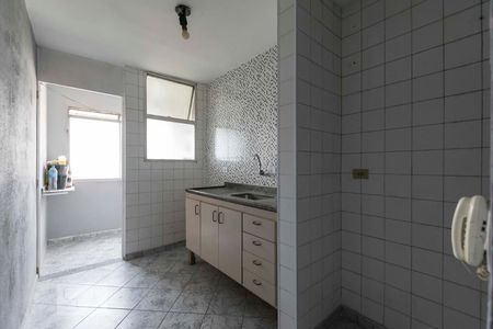 Cozinha de apartamento para alugar com 2 quartos, 52m² em Jardim Celeste, São Paulo