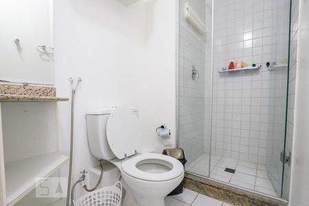 Banheiro de apartamento para alugar com 1 quarto, 43m² em Vila Clementino, São Paulo