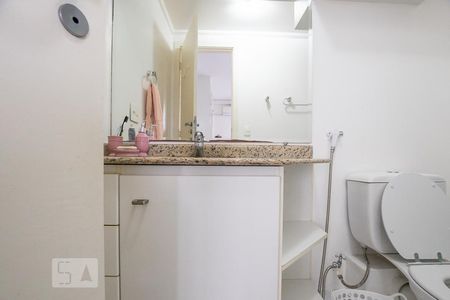 Banheiro de apartamento para alugar com 1 quarto, 43m² em Vila Clementino, São Paulo