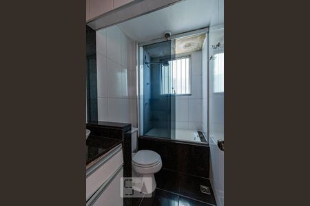 Banheiro Social de apartamento à venda com 3 quartos, 74m² em Heliópolis, Belo Horizonte