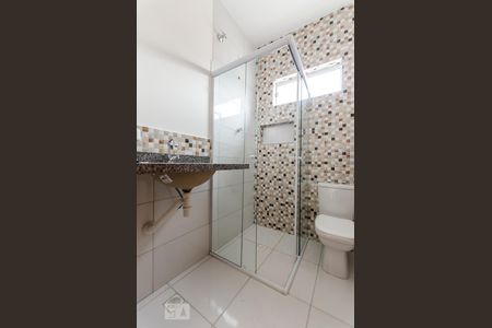 Banheiro de apartamento para alugar com 2 quartos, 54m² em Vila Rio Pequeno, São Paulo