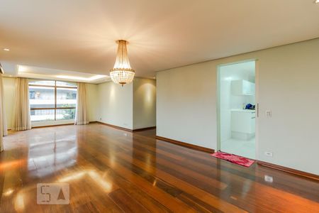 Sala de apartamento para alugar com 3 quartos, 190m² em Moema, São Paulo