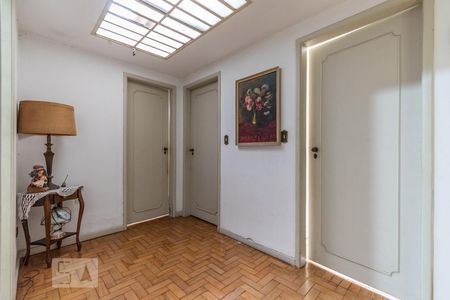 Hall Banheiro e DOrmitórios de casa à venda com 4 quartos, 306m² em Vila Madalena, São Paulo