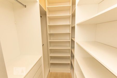 Quarto 2 Closet de apartamento para alugar com 2 quartos, 63m² em Barra Funda, São Paulo