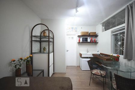 Sala de kitnet/studio para alugar com 1 quarto, 26m² em Real Parque, São Paulo