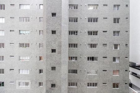 Vista Sala de apartamento para alugar com 1 quarto, 34m² em Centro, Curitiba