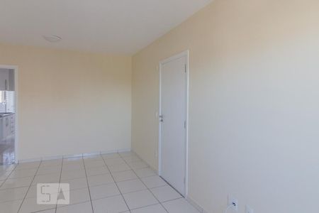 Sala de apartamento para alugar com 3 quartos, 90m² em Vila Pinheirinho, Santo André