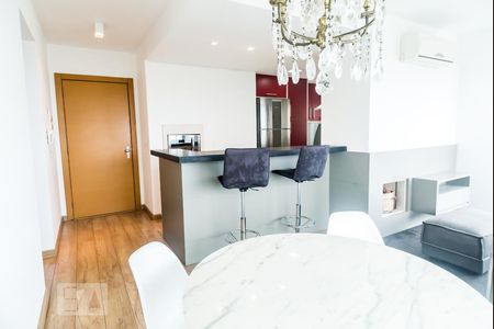 Sala de apartamento para alugar com 2 quartos, 60m² em Três Figueiras, Porto Alegre