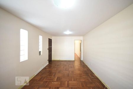 Casa para alugar com 153m², 3 quartos e 2 vagasSala