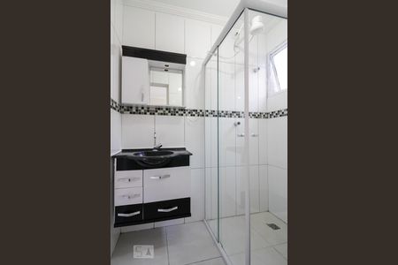 Banheiro de kitnet/studio para alugar com 1 quarto, 13m² em Vila São Luís(zona Oeste), São Paulo